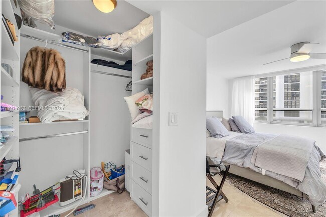 Building Photo - 11 Island Ave