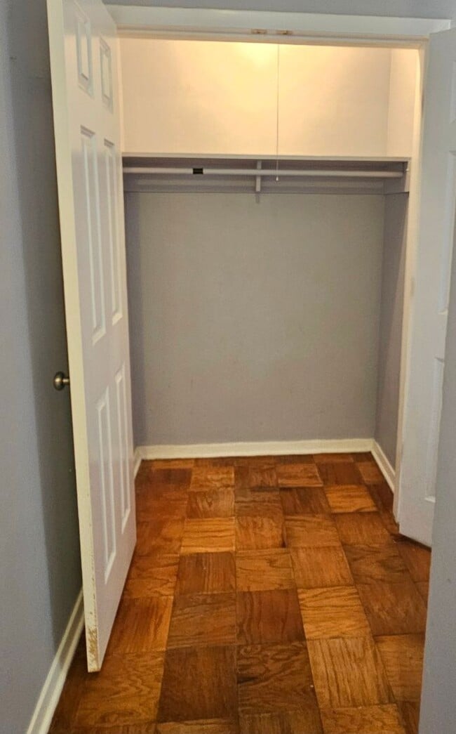 Building Photo - Serene 2BR Living in Seagate Near Market Common