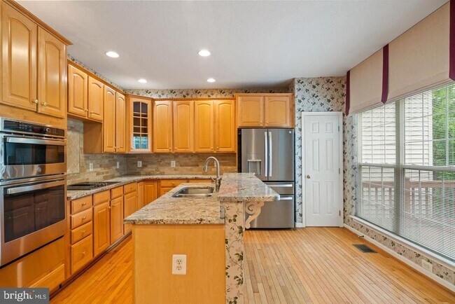 Building Photo - 13280 Maple Creek Ln