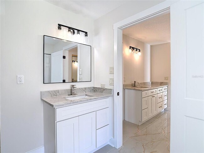 Building Photo - 4072 Belmoor Dr