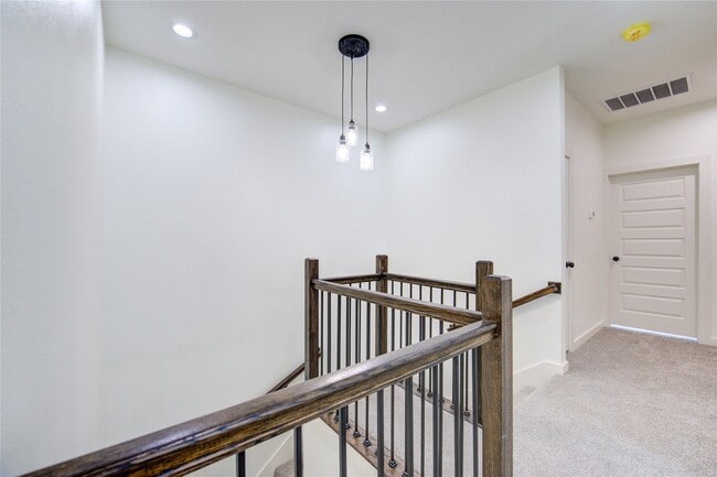 Building Photo - 2919 El Fenice Ln