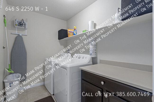 Building Photo - 646 S 2250 W