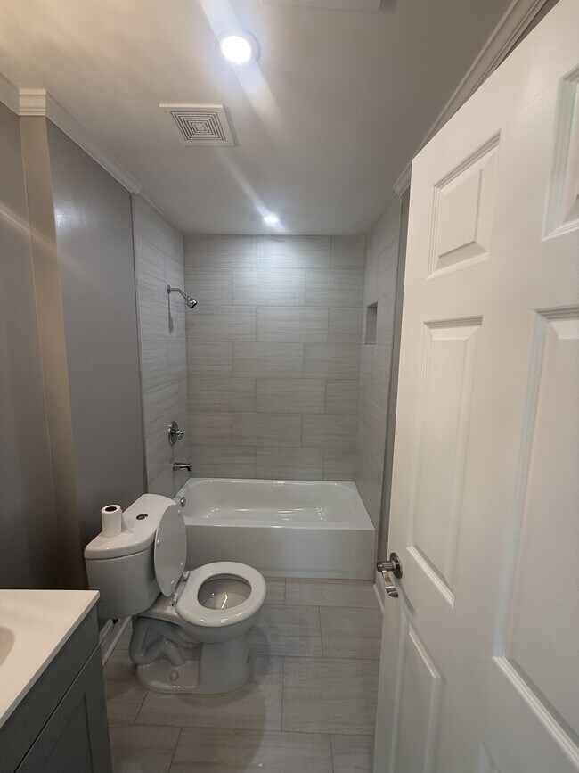 Building Photo - 5711 Sterling Pl