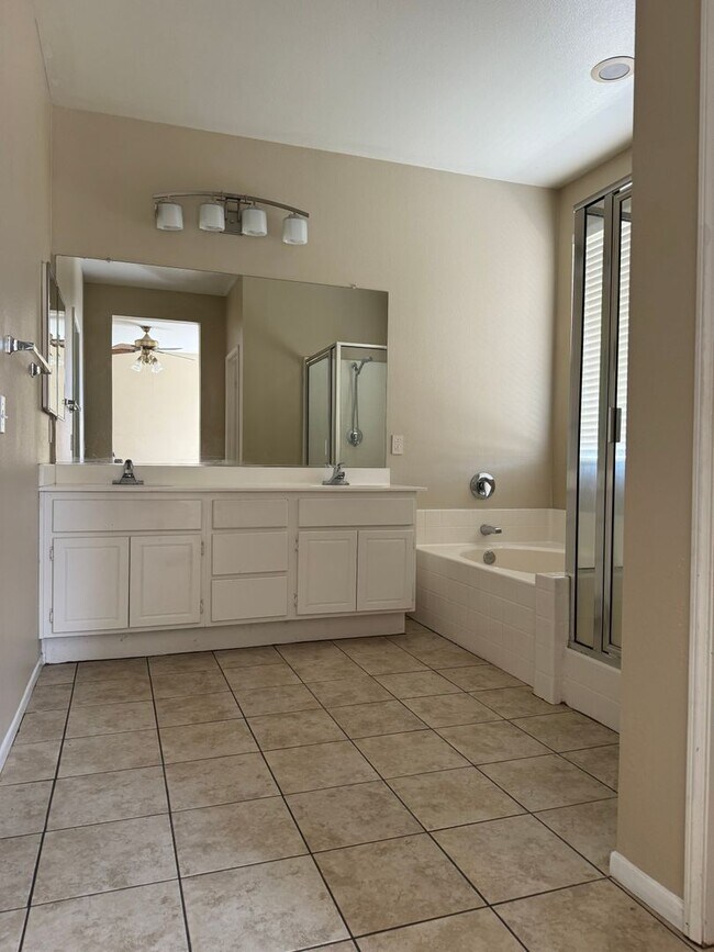 Building Photo - Beautiful 4 bedroom home soon available for rent!