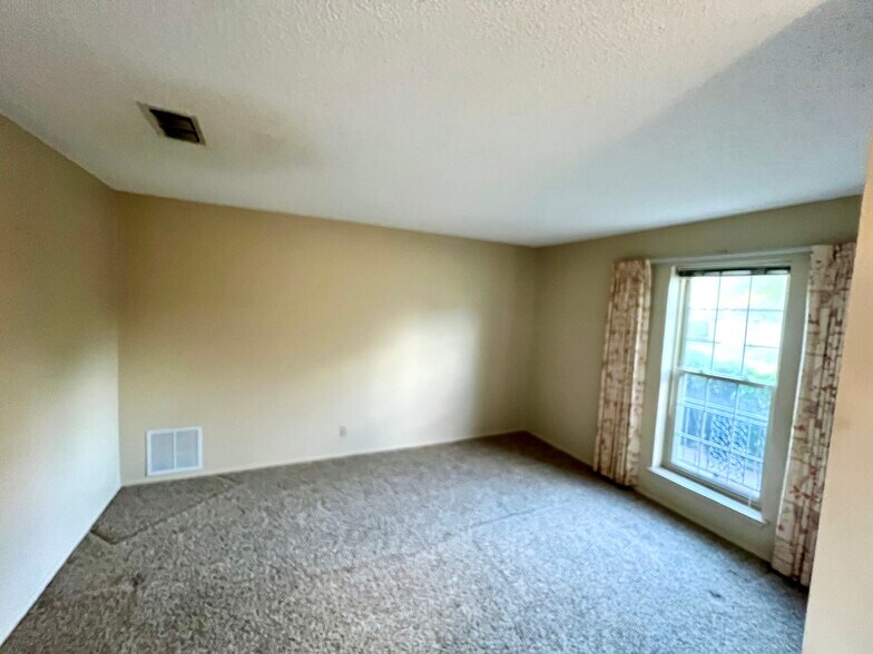 Building Photo - 5608 Lubbock Ave