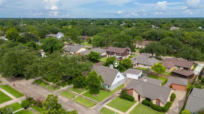 Building Photo - 2815 Field Line Dr