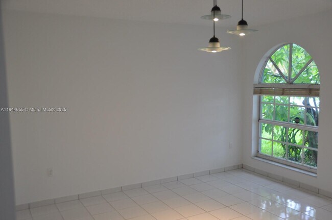 Building Photo - 14346 SW 49th Ln