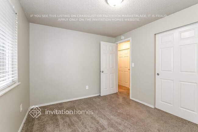 Building Photo - 1002 151st St E