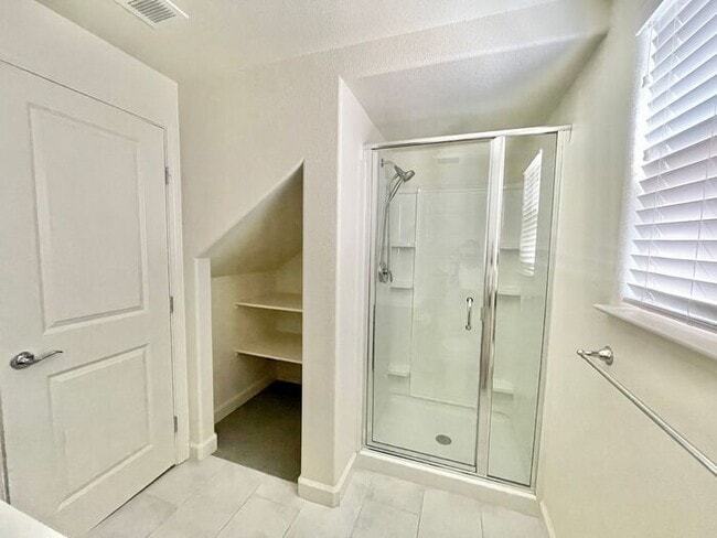 Building Photo - Beautiful 4 Bed 3 Bath Home in W Section Rohnert Park- $3,800 per month!