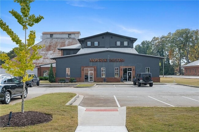 Building Photo - 1007 New Lacy St