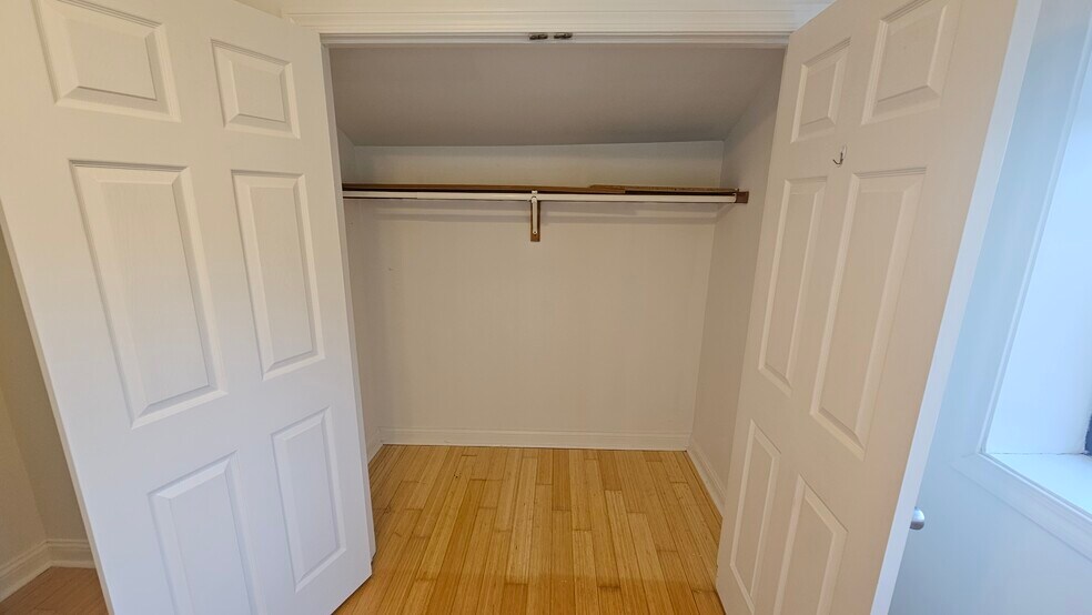 Building Photo - 635 Kress Aly