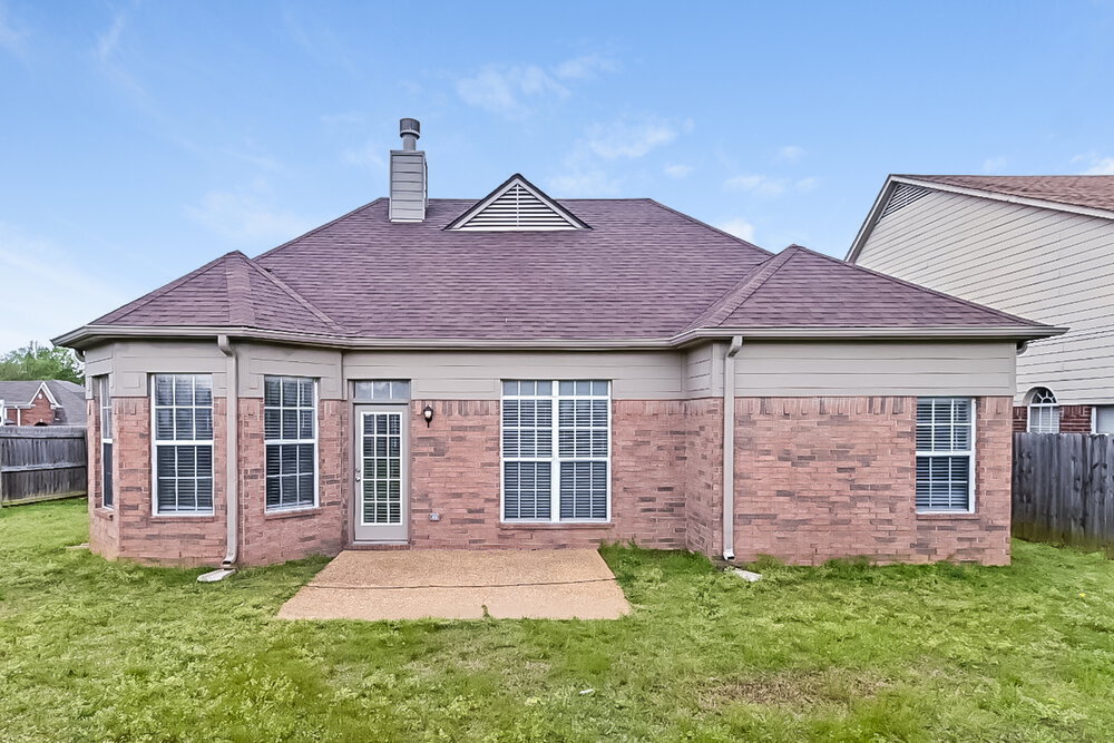 Building Photo - 7077 Queens Crown Ct