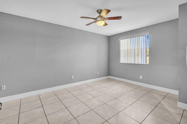 Building Photo - 2881 N Oakland Forest Dr
