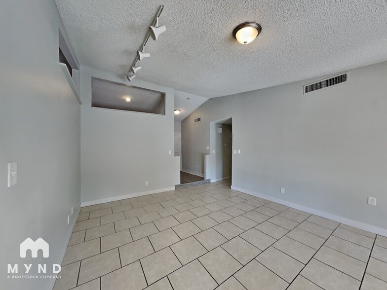 Building Photo - 2001 Verdinal Dr