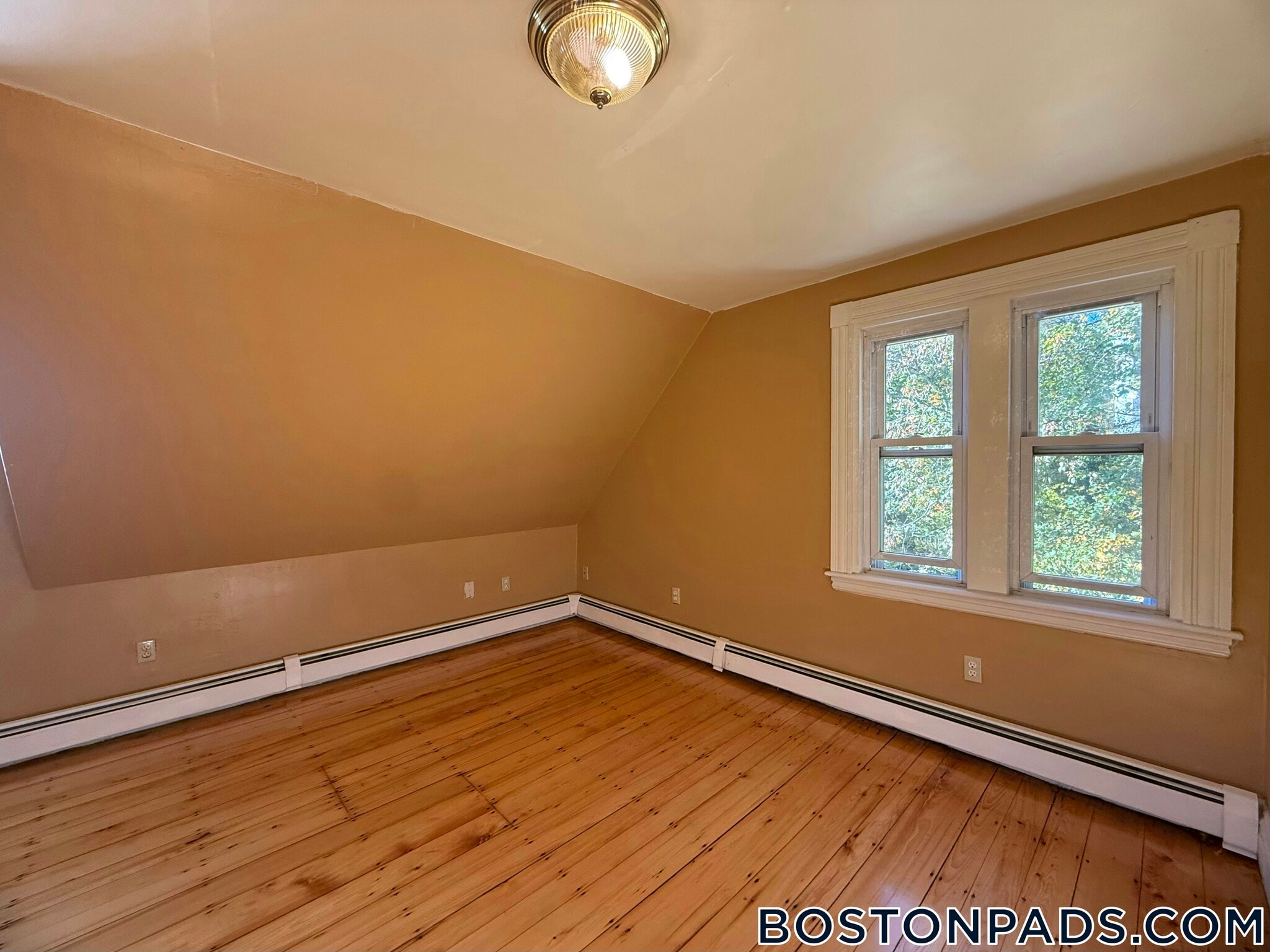 Building Photo - 547 Talbot Ave