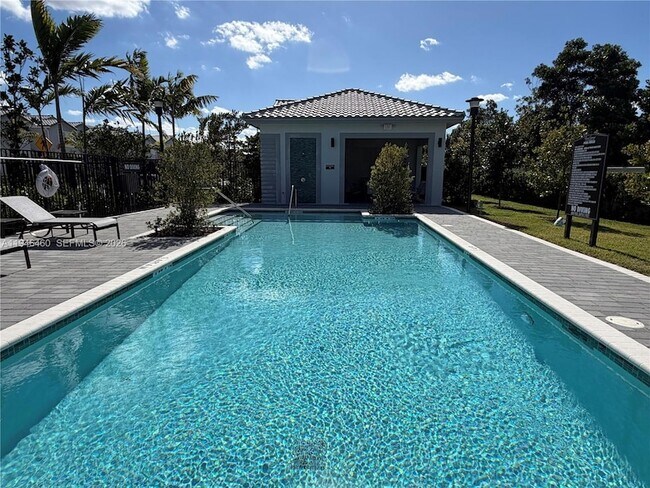 Building Photo - 145 SW 184th Ave