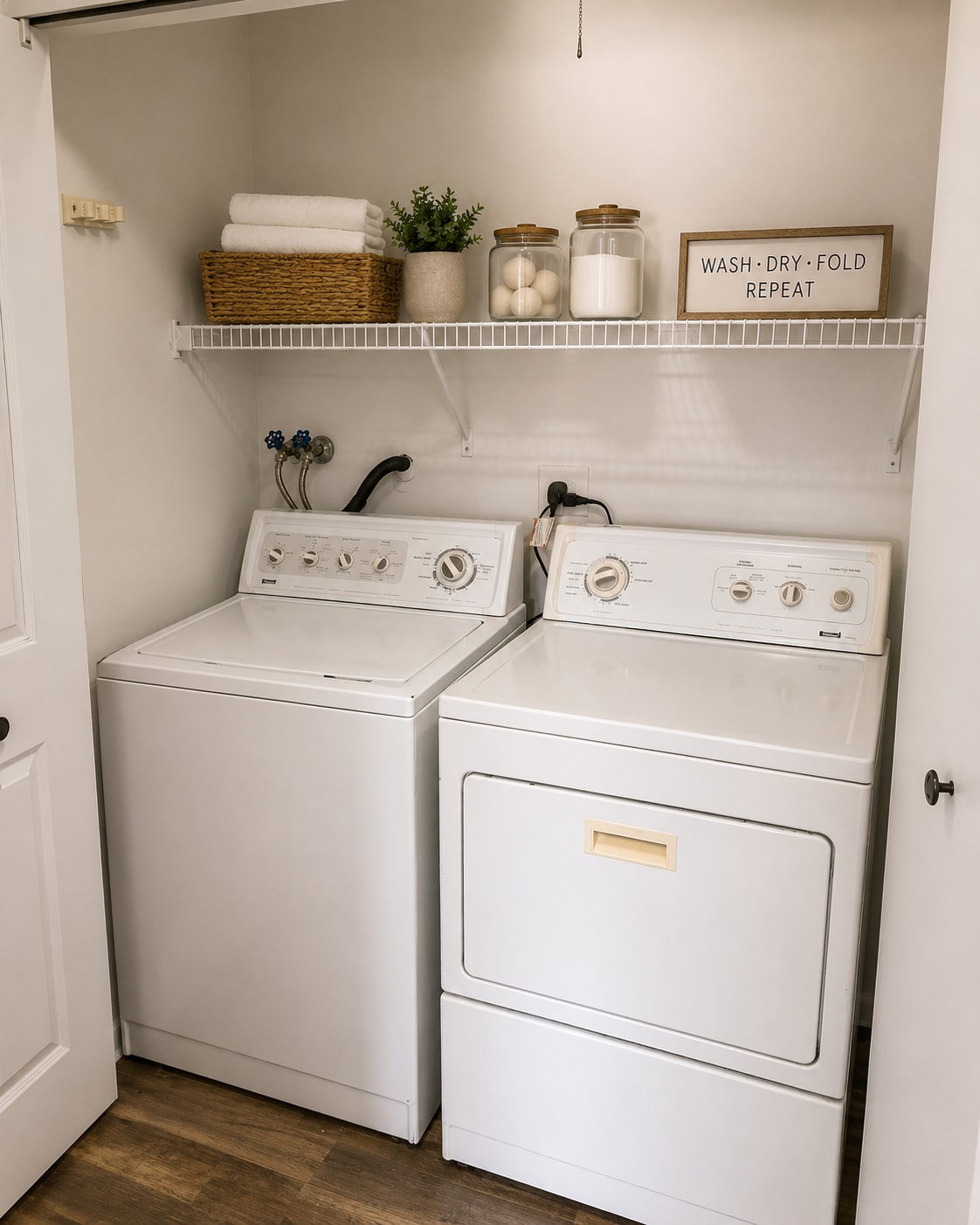 Laundry - 6026 Kit Carson Dr