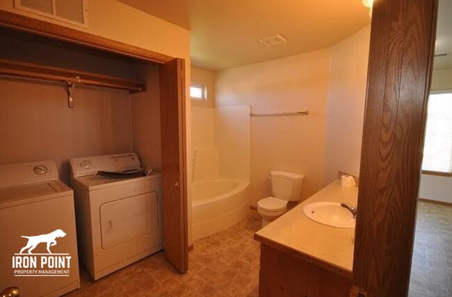 Building Photo - 2107 E Whispering Willow Ln