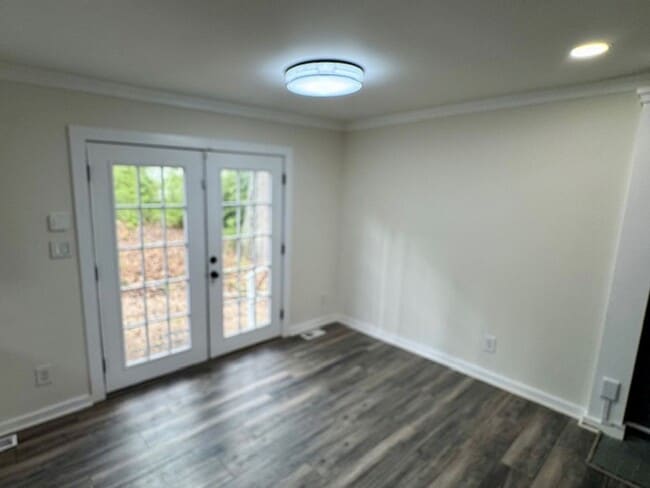 Building Photo - UP TO $500 OFF ONE MONTH!