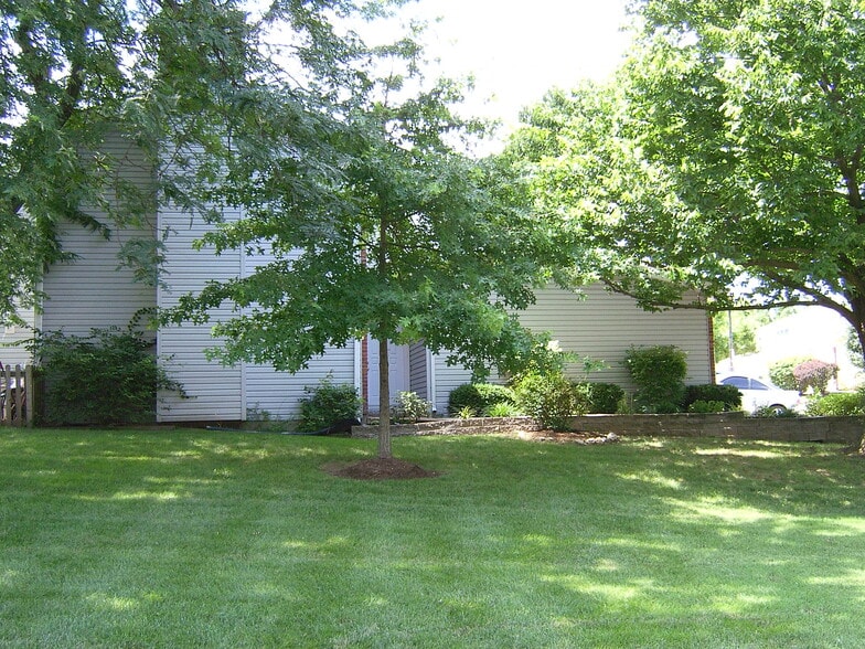 side of townhouse - end unit - 361 Fox Village Ct