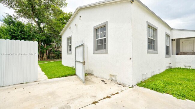 Building Photo - 1036 NW 75th St