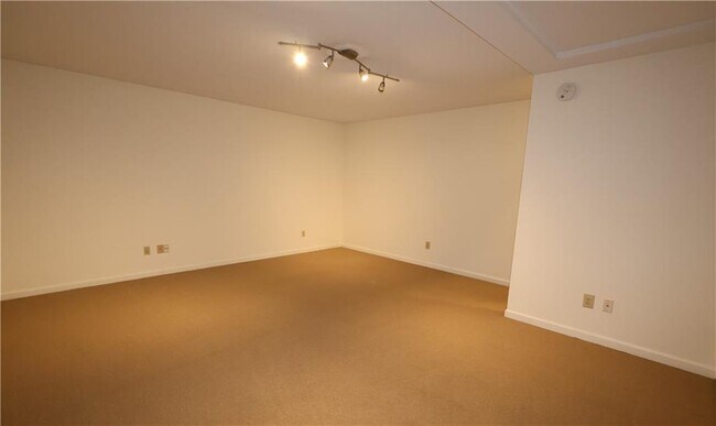 Building Photo - 1248 Defoor Ct NW