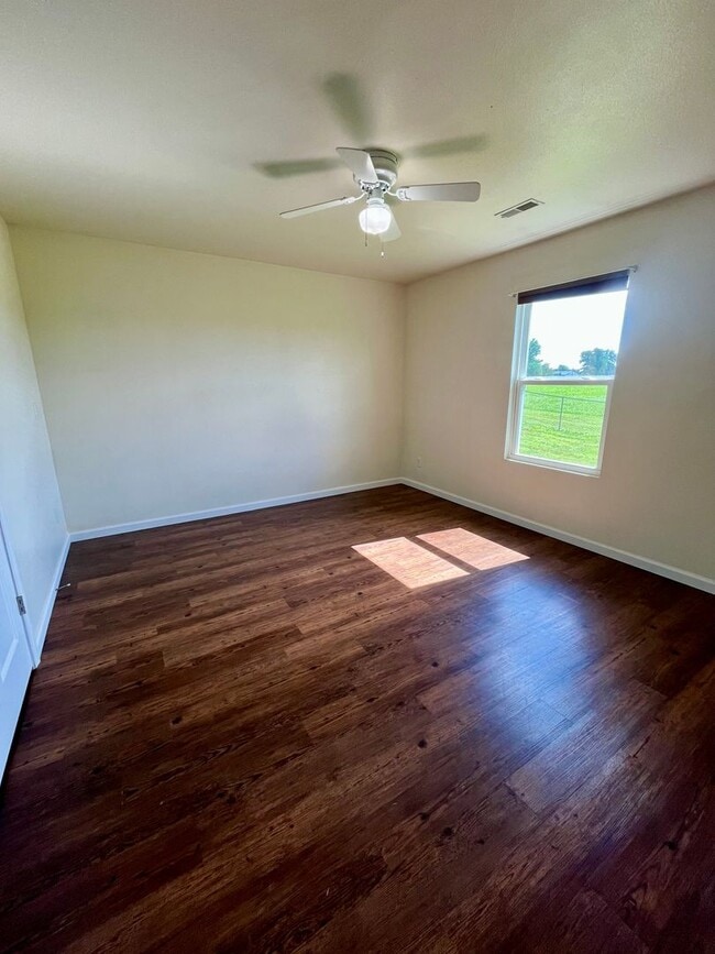 Building Photo - All Inclusive Duplex | 3 Bed |  2 Bath