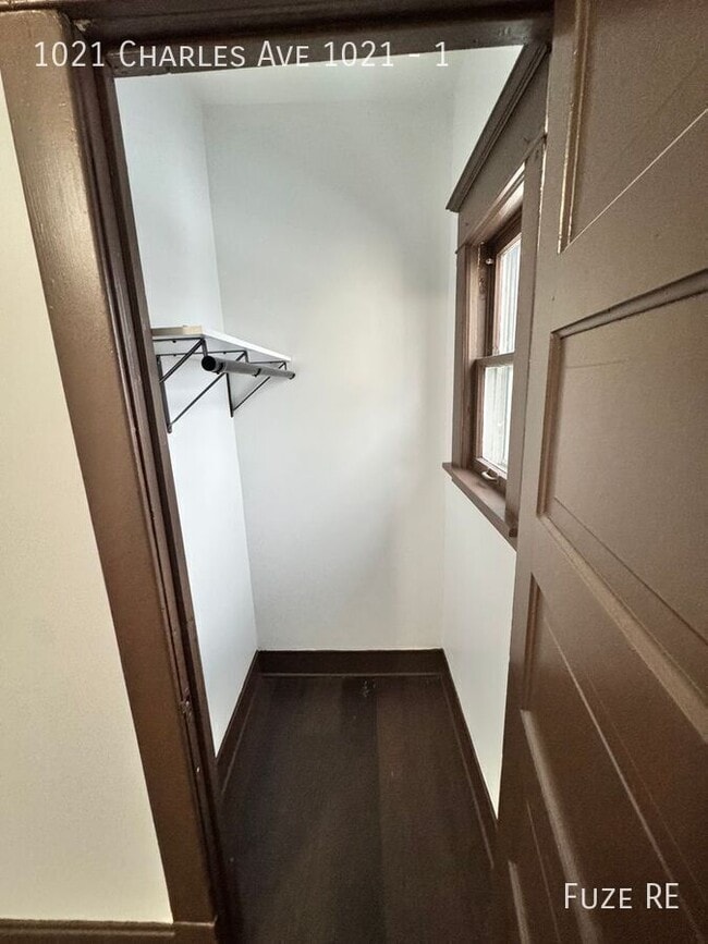 Building Photo - 1021 Charles Ave