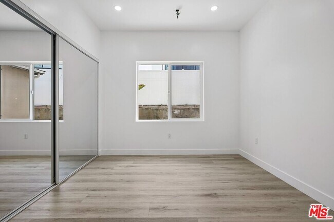 Building Photo - 1434 Beverwil Dr