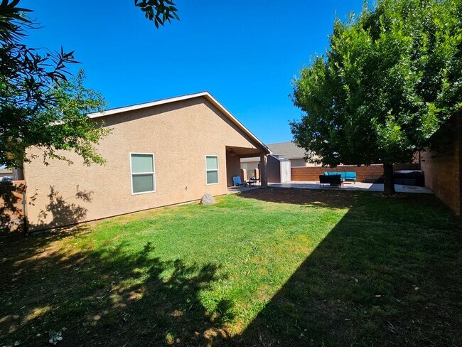 Building Photo - 1461 Tierra Royas