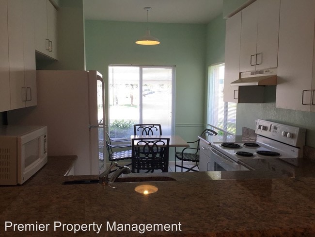 Building Photo - 179 Cypress Way E