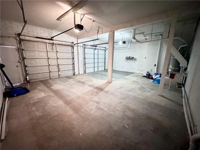 Building Photo - 1470 Riverfront Dr