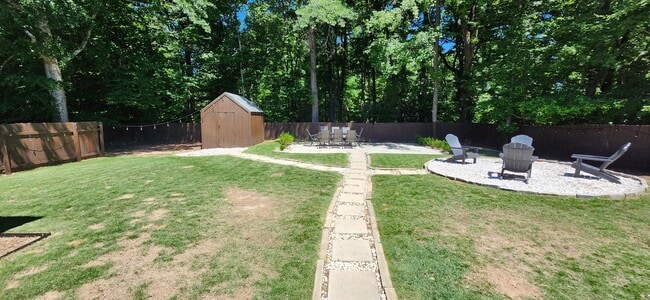 Building Photo - 4 bedroom home in North Columbus