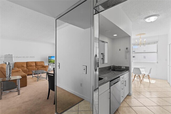 Building Photo - 4201 Collins Ave