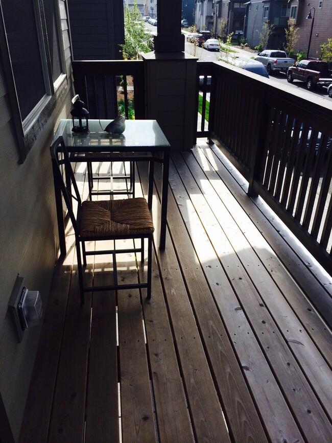Building Photo - Amazing 3 Bedroom 2.5 Bath Home within Beaverton and next to Nike!