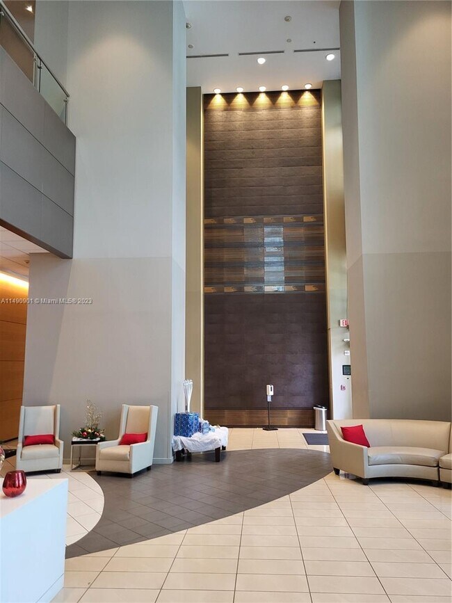Building Photo - 300 S Biscayne Blvd