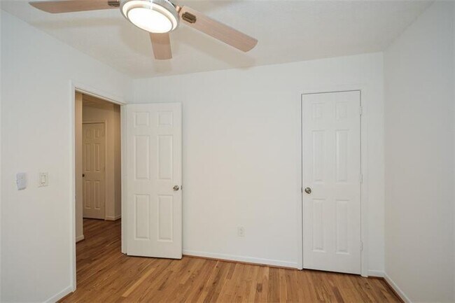 Building Photo - 160 Timber Creek Ln SW