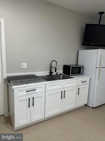 Building Photo - 3254 Kira Ct