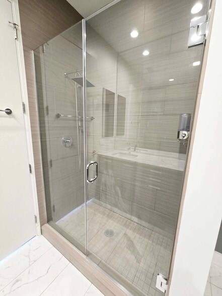 Building Photo - 1100 W Adams St