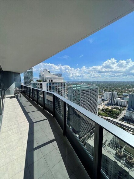 Primary Photo - 1000 Brickell Plaza