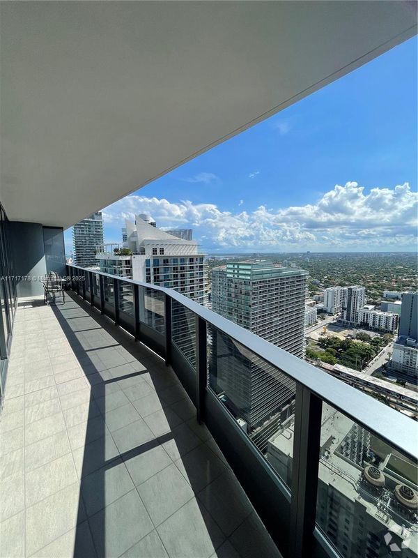 Building Photo - 1000 Brickell Plaza