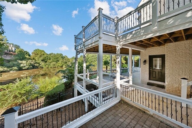 Building Photo - 675 Falls Lake Dr
