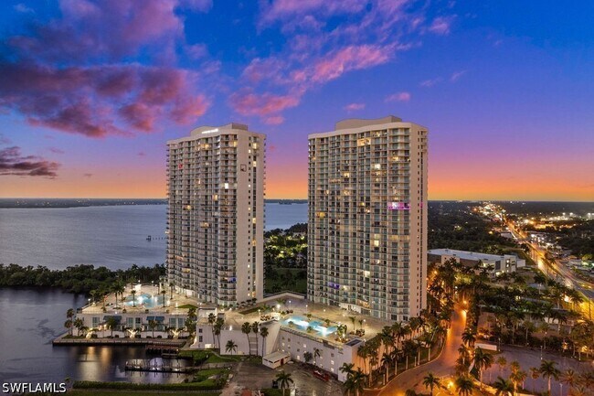 Building Photo - 3000 Oasis Grand Blvd