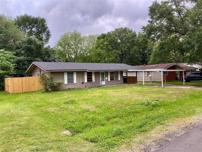 Primary Photo - 260 Bradford Dr