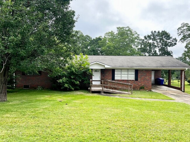 Building Photo - 107 Woodland Cir