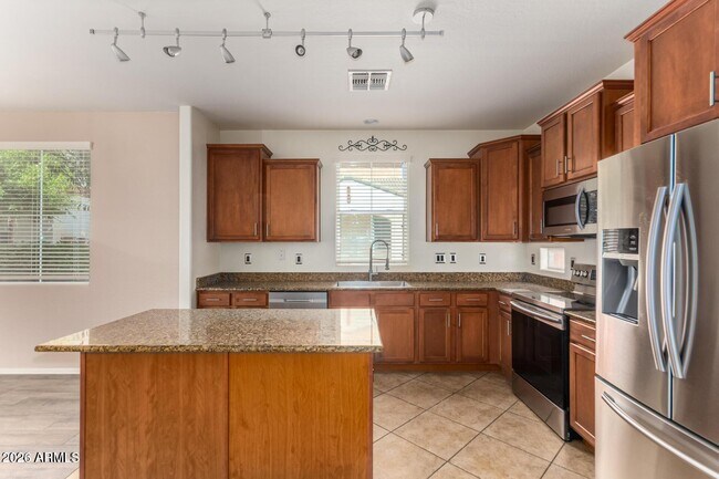 Building Photo - 4334 E Carla Vista Dr