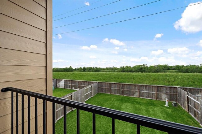 Building Photo - 2539 Terrace Point Dr