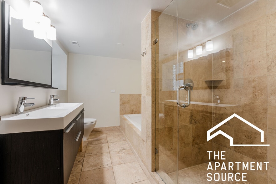 Building Photo - 2660 N Ashland Ave