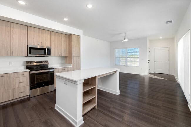 Building Photo - 8852 Jackjay Dr