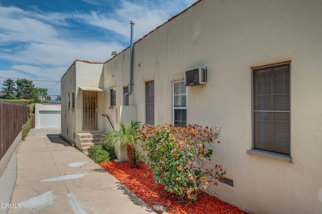 Building Photo - 916 N Stoneman Ave